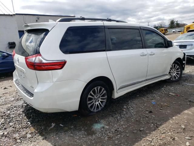 2020 Toyota Sienna XLE