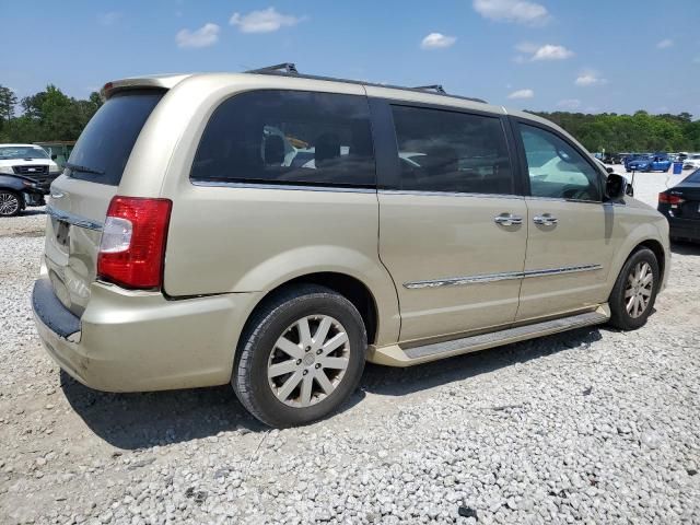 2012 Chrysler Town & Country Touring L