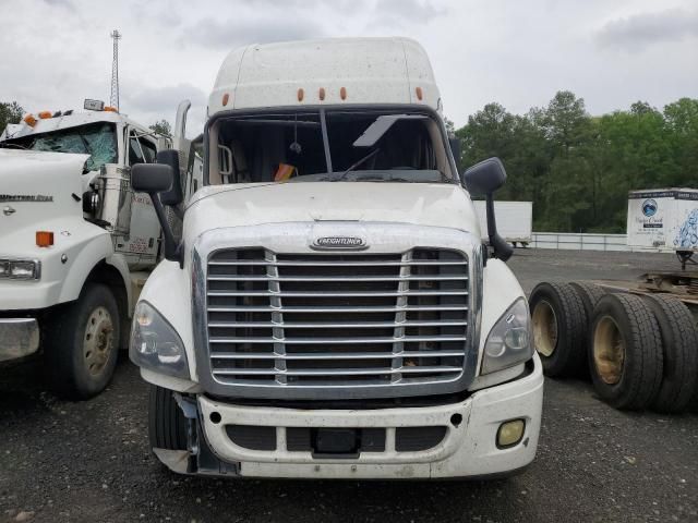 2016 Freightliner Cascadia 125