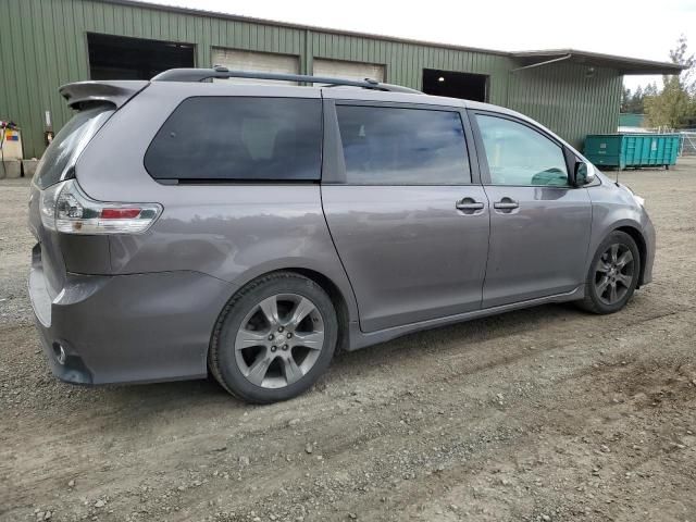 2011 Toyota Sienna Sport