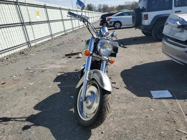 2002 Honda VT1100 C2