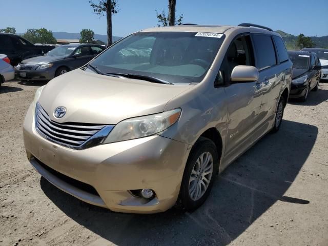 2011 Toyota Sienna XLE