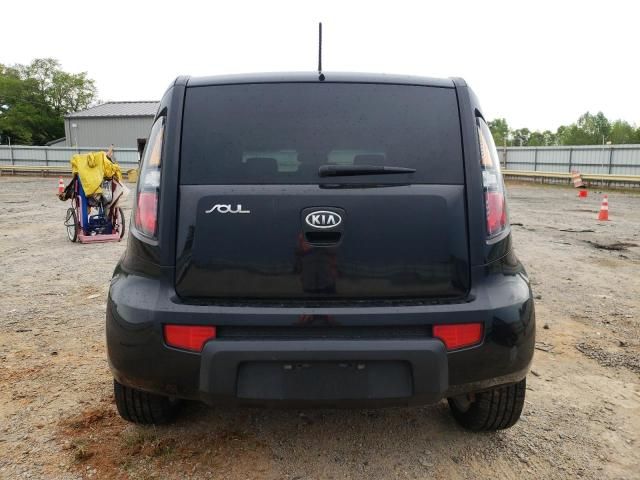 2010 KIA Soul +