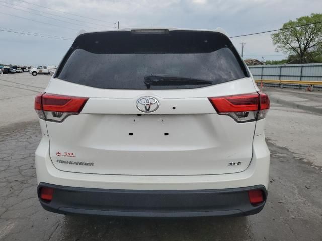 2019 Toyota Highlander SE