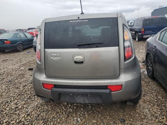 2010 KIA Soul +