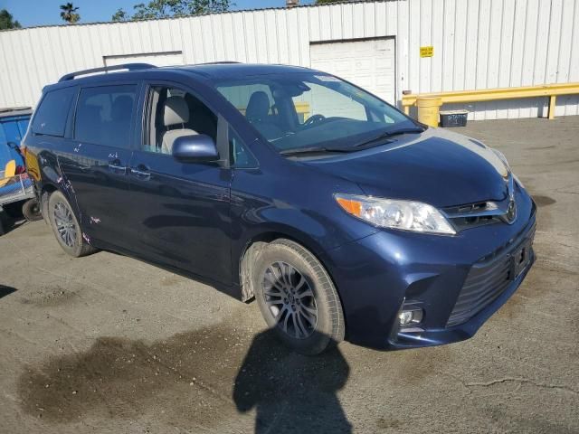 2020 Toyota Sienna XLE