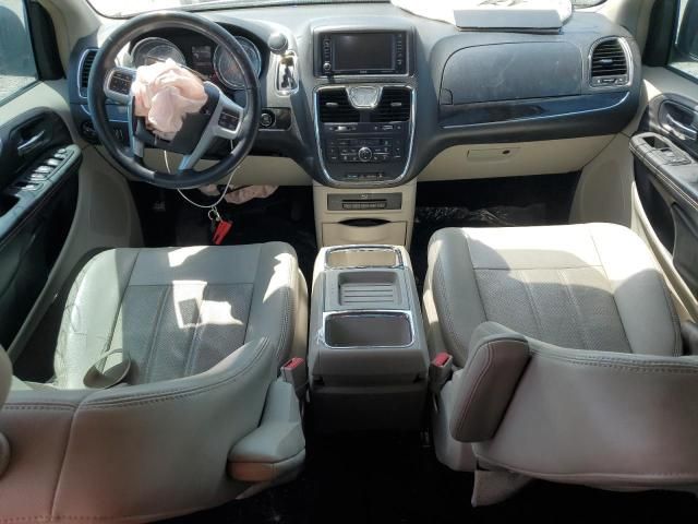 2013 Chrysler Town & Country Touring L