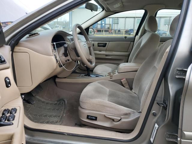 2004 Ford Taurus SE