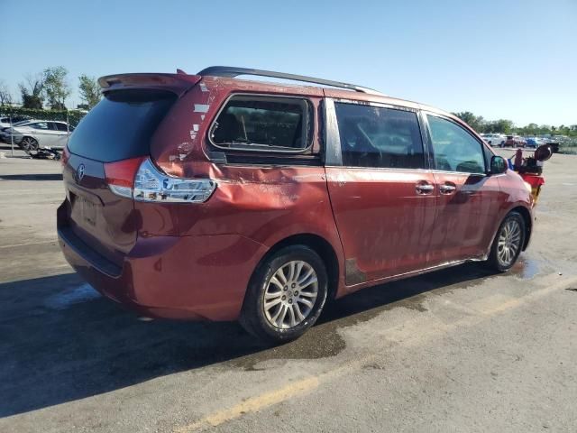 2011 Toyota Sienna XLE