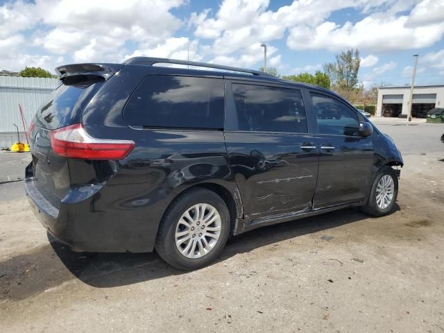 2017 Toyota Sienna XLE