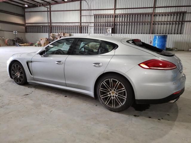 2016 Porsche Panamera 2