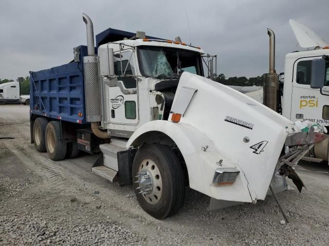 2005 Kenworth Construction T800