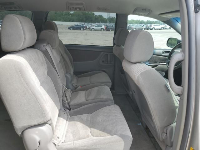 2006 Toyota Sienna CE