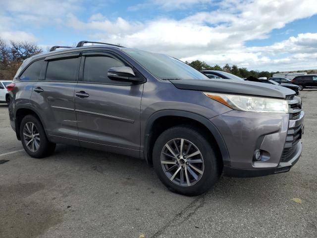 2017 Toyota Highlander SE