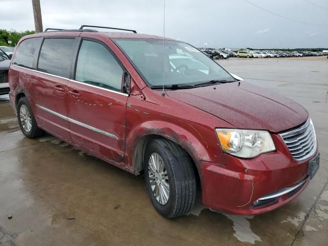 2015 Chrysler Town & Country Touring L