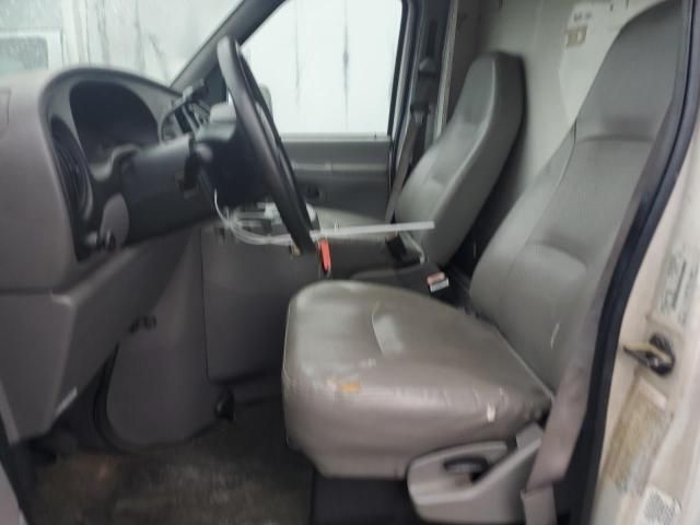 2000 Ford Econoline E350 Super Duty Cutaway Van