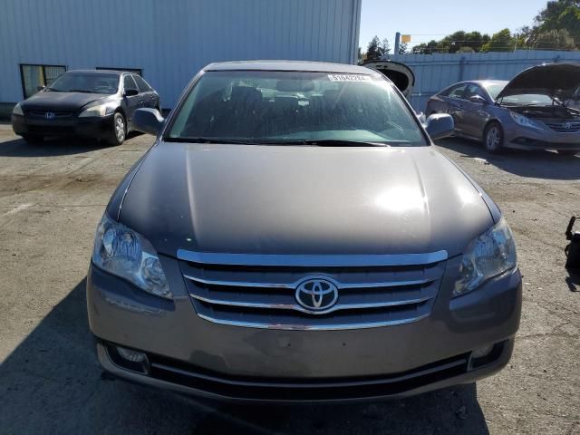 2005 Toyota Avalon XL