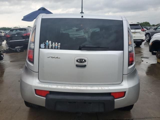 2010 KIA Soul +