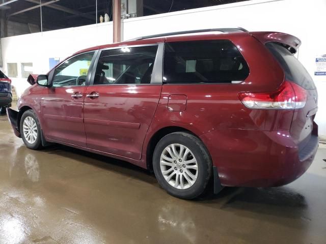 2013 Toyota Sienna XLE