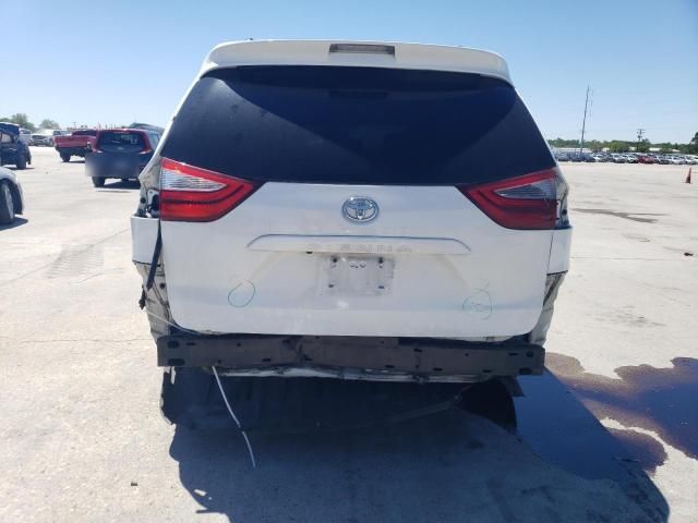 2015 Toyota Sienna LE