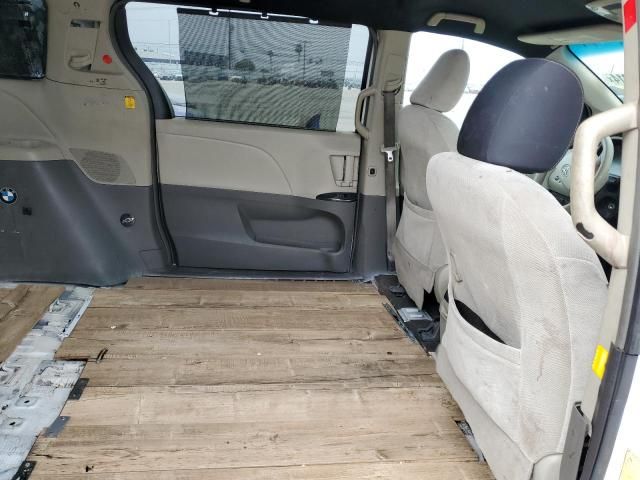 2011 Toyota Sienna LE