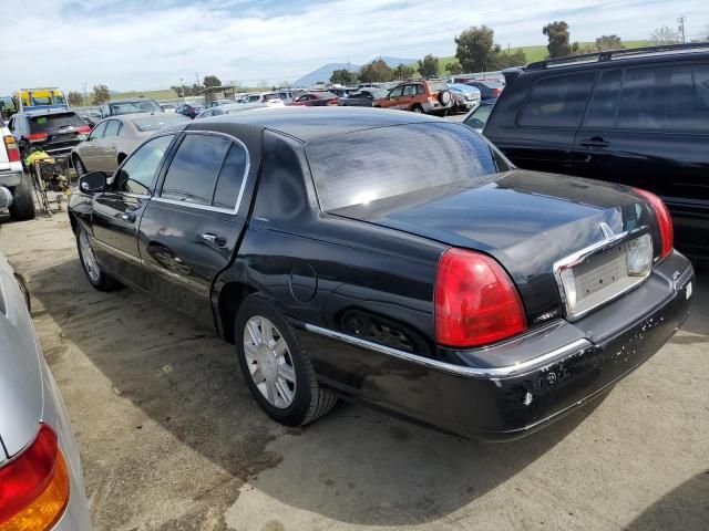 2005 Lincoln Town Car Executive L