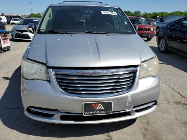 2012 Chrysler Town & Country Touring L