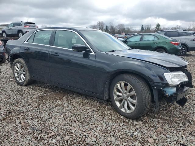 2017 Chrysler 300 Limited