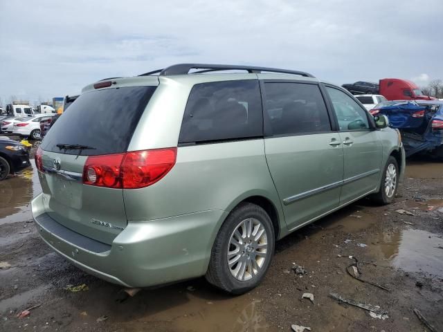 2010 Toyota Sienna XLE