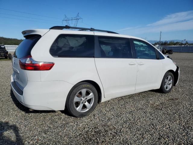 2016 Toyota Sienna LE