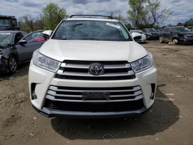 2017 Toyota Highlander SE