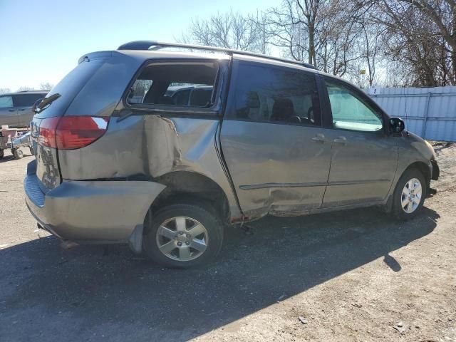 2005 Toyota Sienna CE