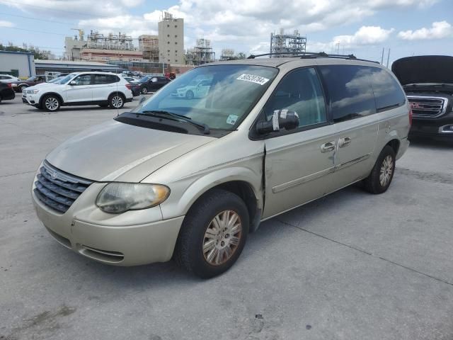 2005 Chrysler Town & Country LX