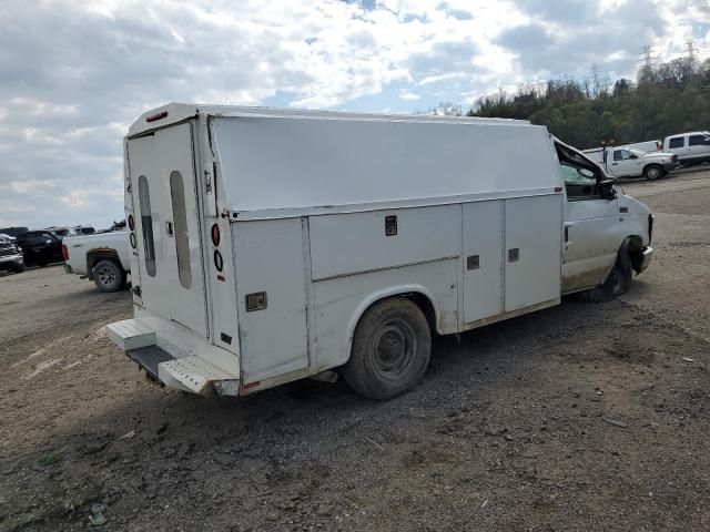 2014 Ford Econoline E350 Super Duty Cutaway Van