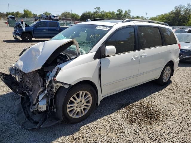 2010 Toyota Sienna XLE