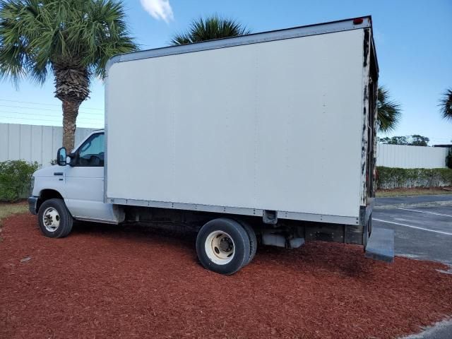 2009 Ford Econoline E350 Super Duty Cutaway Van