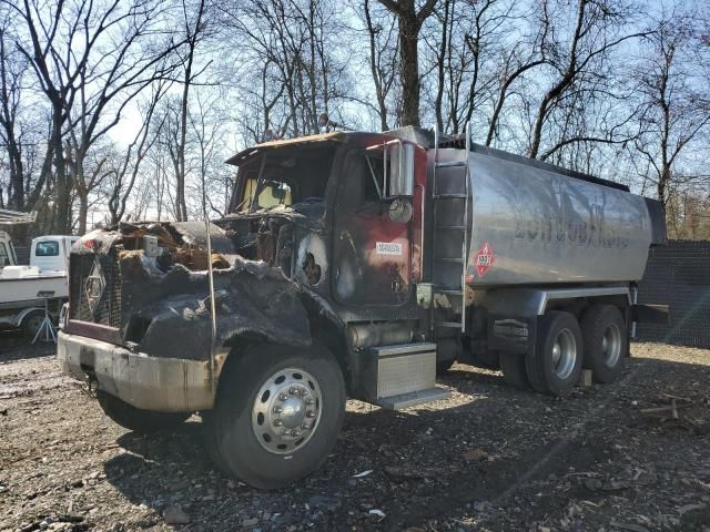 2000 Peterbilt 330