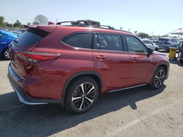 2022 Toyota Highlander XSE