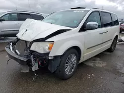 Chrysler Town & Country Touring l Vehiculos salvage en venta: 2013 Chrysler Town & Country Touring L