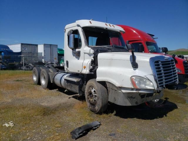 2014 Freightliner Cascadia 125