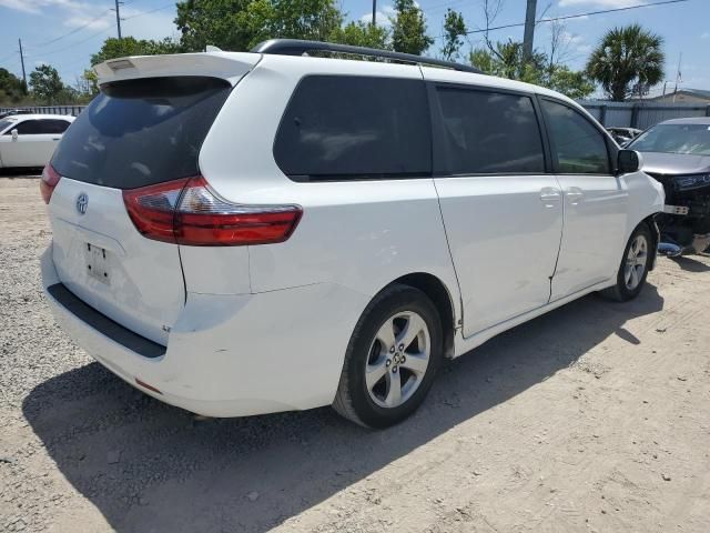 2020 Toyota Sienna LE