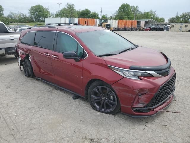 2022 Toyota Sienna XSE