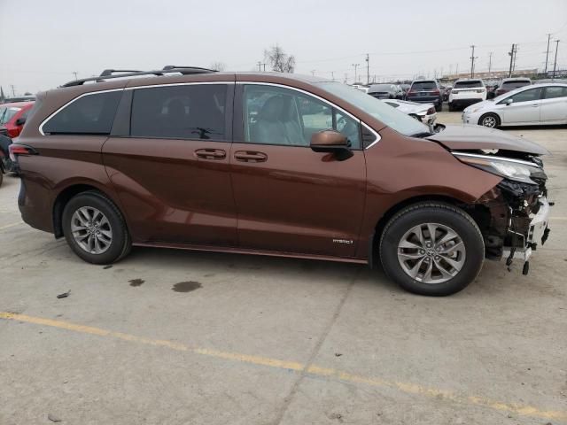 2021 Toyota Sienna LE