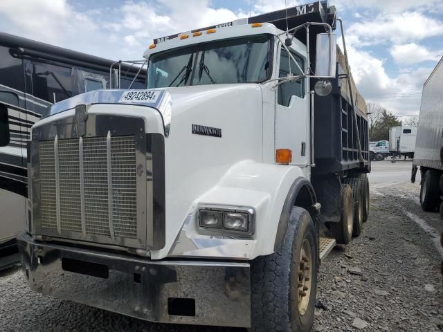 2001 Kenworth Construction T800