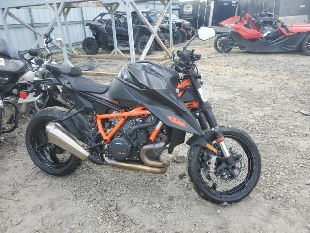 2021 KTM 1290 Super Duke R