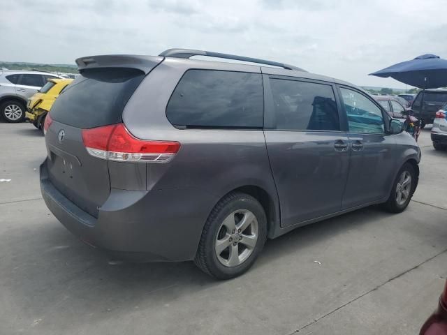 2014 Toyota Sienna LE