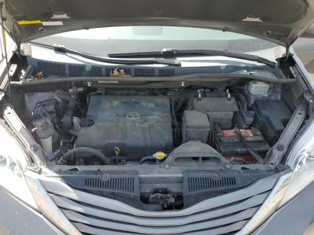 2013 Toyota Sienna XLE