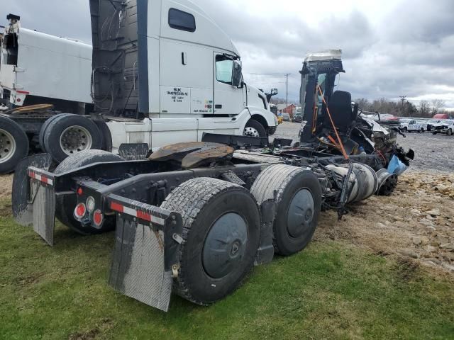 2021 Freightliner Cascadia 126