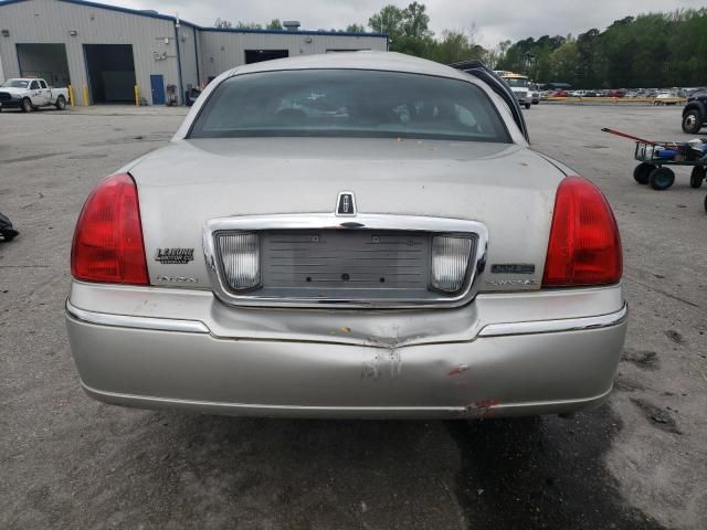 2003 Lincoln Town Car Executive