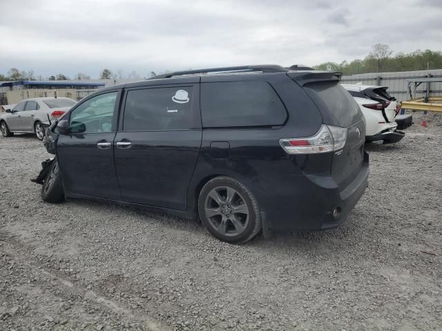 2018 Toyota Sienna SE